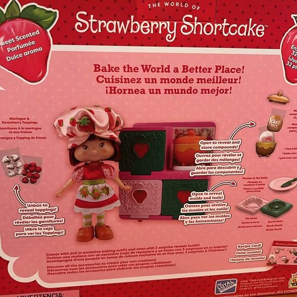 The World of Strawberry Shortcake Berry Bake Shoppe Playset 32 Pcs Set - Picture 3 of 3